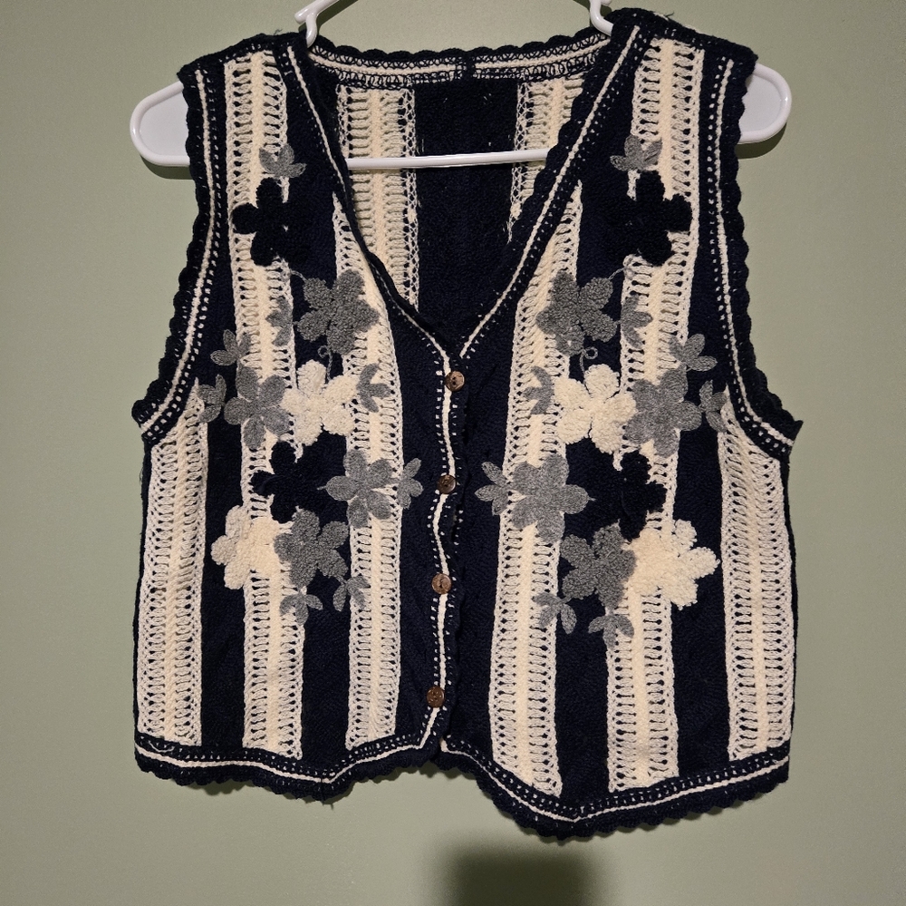 Vintage style cider vest crocheted size large